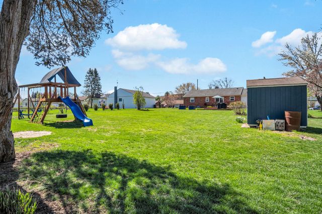 81 PEACH AVE, Hershey, PA 17033