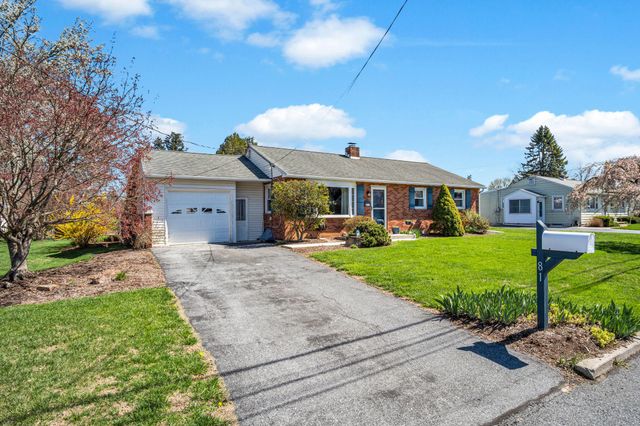 81 PEACH AVE, Hershey, PA 17033