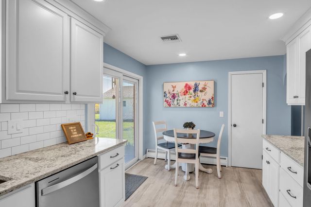 81 PEACH AVE, Hershey, PA 17033