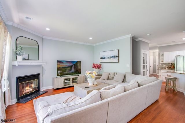 8023 Brittany Dr, Wayne Twp., NJ 07470