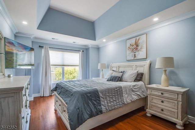 8023 Brittany Dr, Wayne Twp., NJ 07470