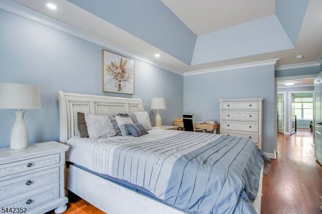8023 Brittany Dr, Wayne Twp., NJ 07470