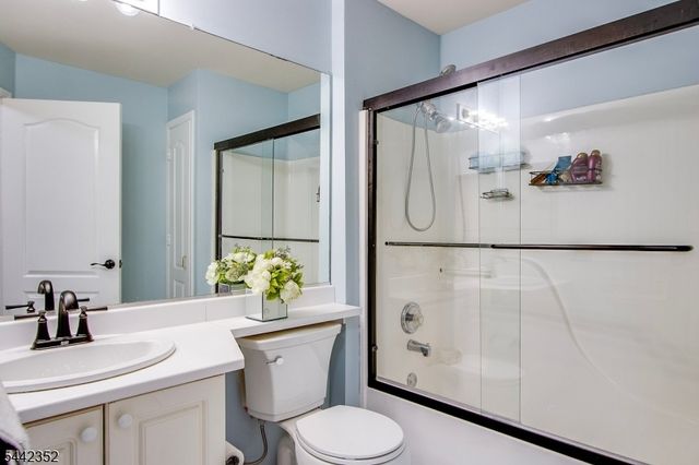 8023 Brittany Dr, Wayne Twp., NJ 07470