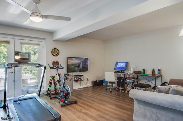 8023 Brittany Dr, Wayne Twp., NJ 07470