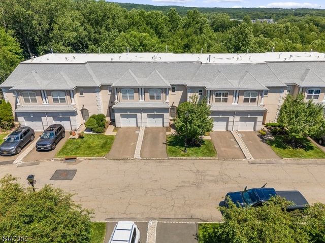 8023 Brittany Dr, Wayne Twp., NJ 07470