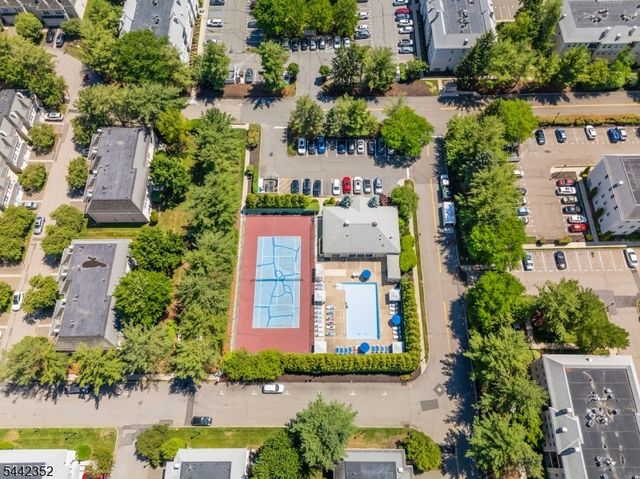 8023 Brittany Dr, Wayne Twp., NJ 07470