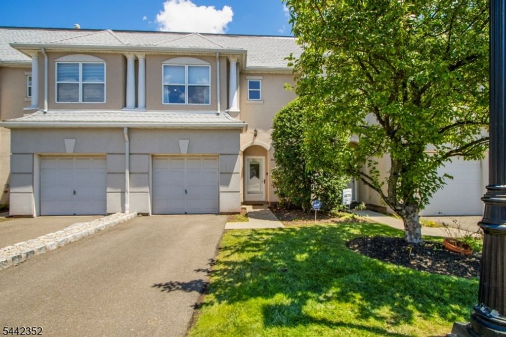 8023 Brittany Dr, Wayne Twp., NJ 07470