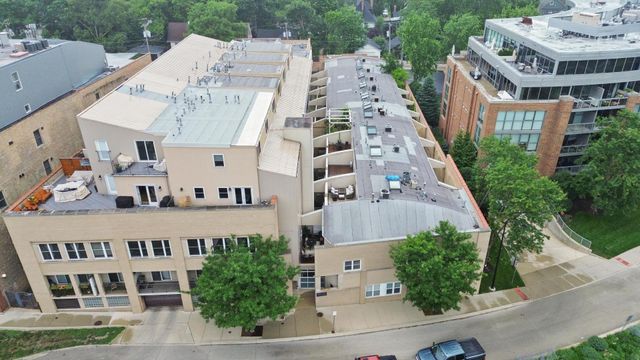 1834 Ridge Avenue 102, Evanston, IL 60201