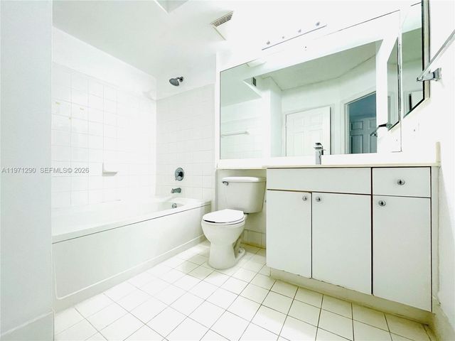 17150 N Bay Rd 2911, Sunny Isles Beach, FL 33160