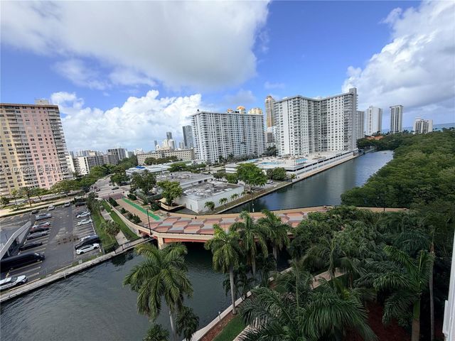 17150 N Bay Rd 2911, Sunny Isles Beach, FL 33160