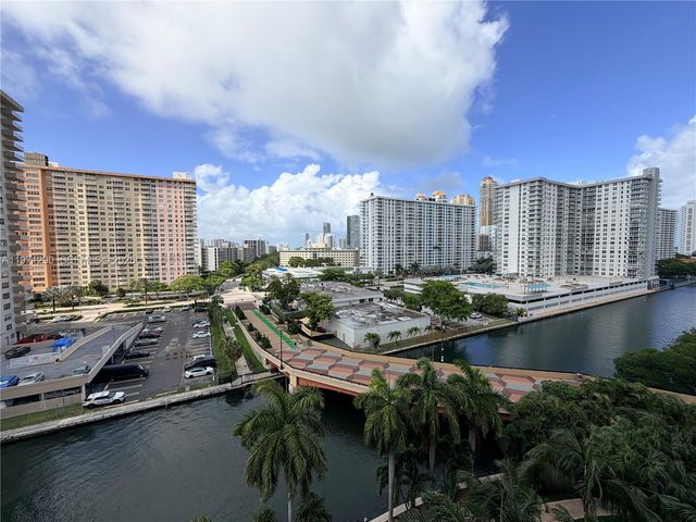 17150 N Bay Rd 2911, Sunny Isles Beach, FL 33160