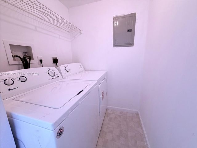 17150 N Bay Rd 2911, Sunny Isles Beach, FL 33160
