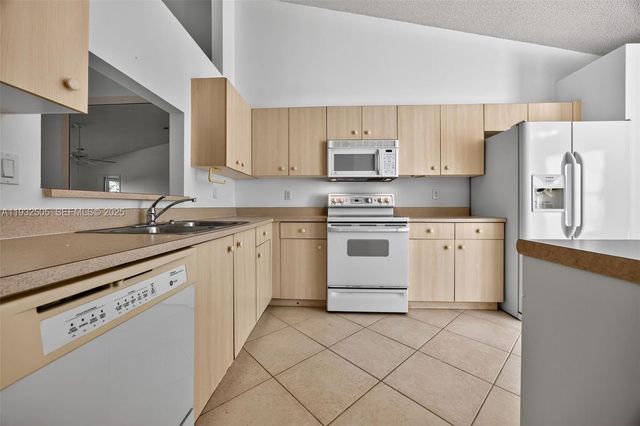 6069 Heliconia Rd, Delray Beach, FL 33484