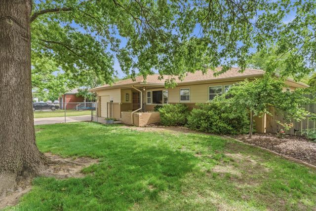 2106 N Woodrow Ave, Wichita, KS 67203