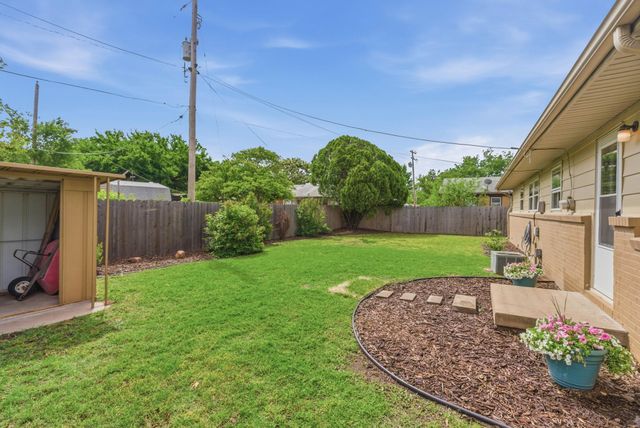 2106 N Woodrow Ave, Wichita, KS 67203