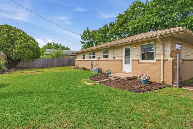 2106 N Woodrow Ave, Wichita, KS 67203
