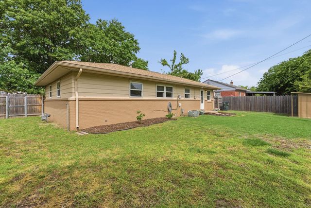 2106 N Woodrow Ave, Wichita, KS 67203