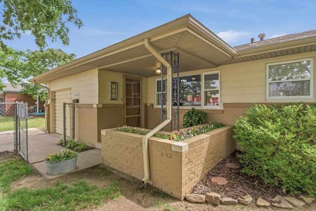2106 N Woodrow Ave, Wichita, KS 67203