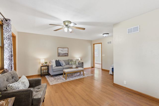 2106 N Woodrow Ave, Wichita, KS 67203