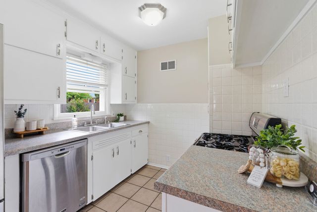 2106 N Woodrow Ave, Wichita, KS 67203