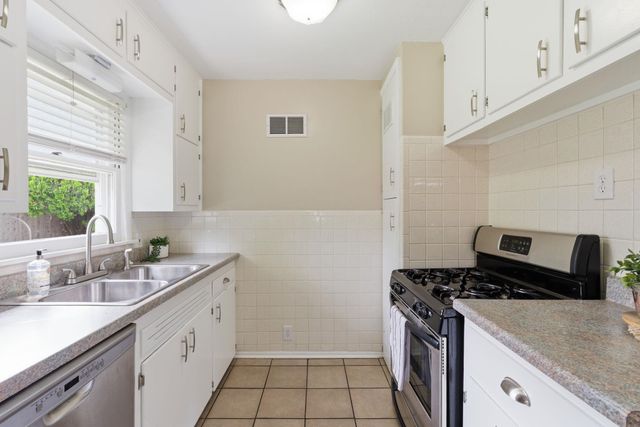 2106 N Woodrow Ave, Wichita, KS 67203