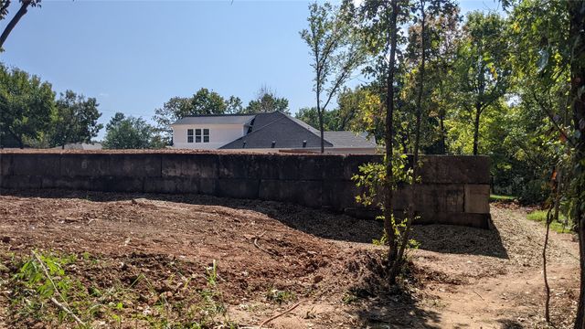 901 Waterloo Lake Drive, Denison, TX 75020