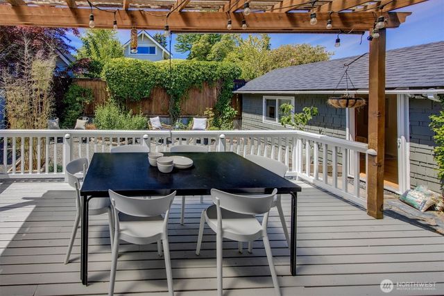 3437 38th Avenue SW, Seattle, WA 98126
