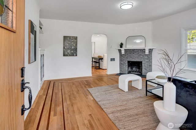 3437 38th Avenue SW, Seattle, WA 98126