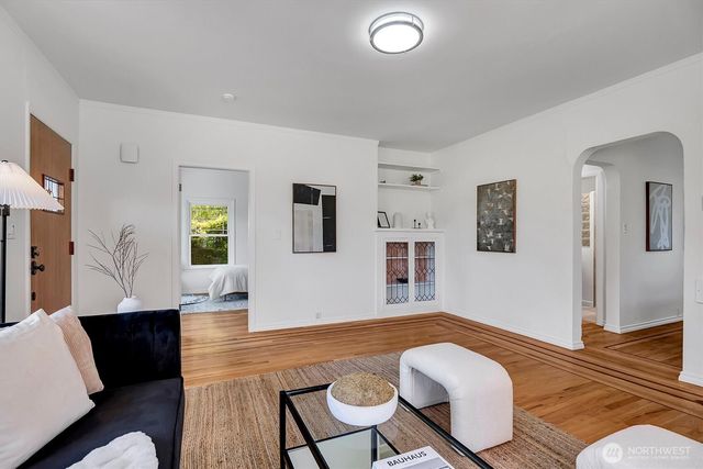 3437 38th Avenue SW, Seattle, WA 98126