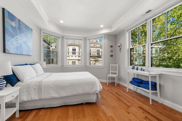55 Green St 55, Boston, MA 02130