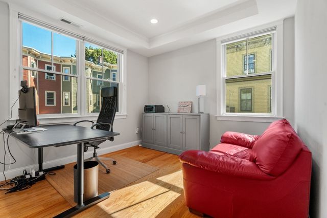 55 Green St 55, Boston, MA 02130