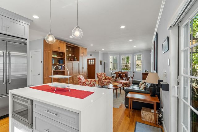 55 Green St 55, Boston, MA 02130