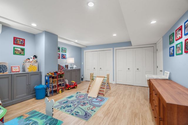 55 Green St 55, Boston, MA 02130