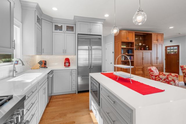 55 Green St 55, Boston, MA 02130