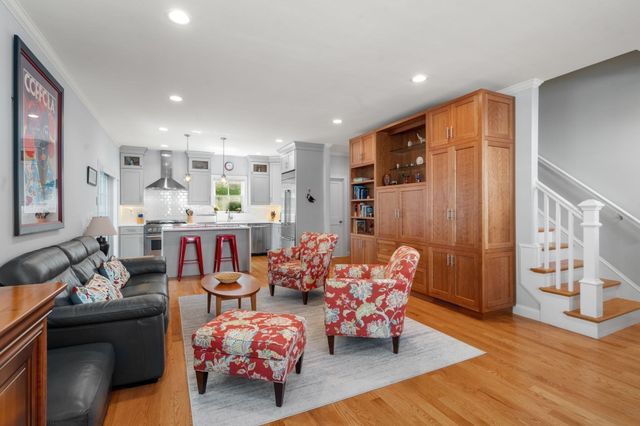 55 Green St 55, Boston, MA 02130