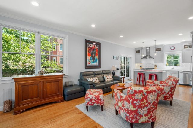 55 Green St 55, Boston, MA 02130
