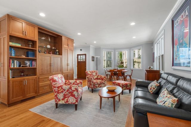 55 Green St 55, Boston, MA 02130
