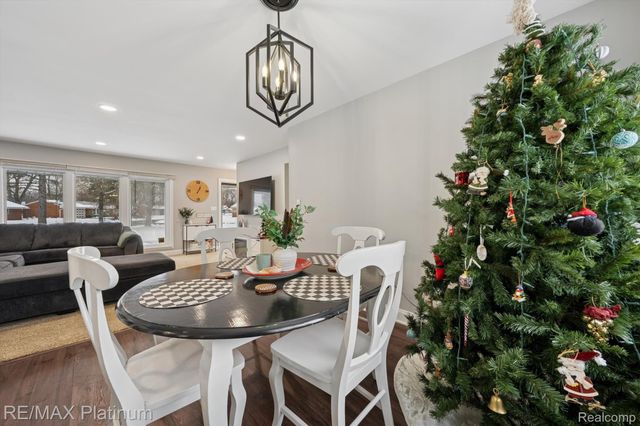 23660 Maude Lea Street, Novi, MI 48375