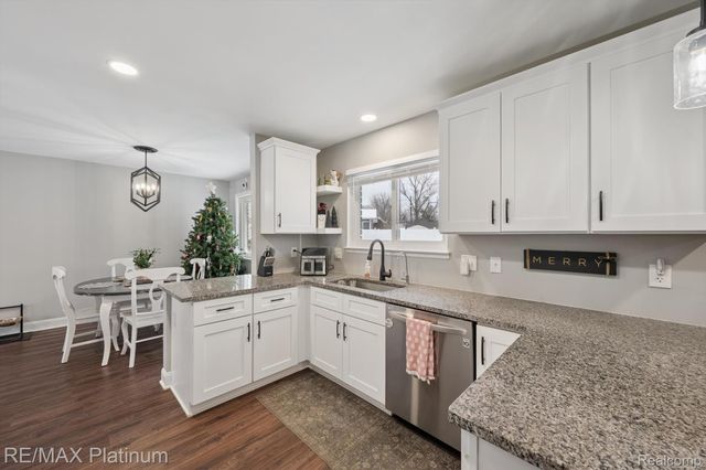 23660 Maude Lea Street, Novi, MI 48375