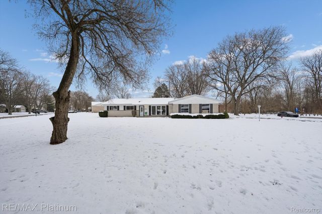 23660 Maude Lea Street, Novi, MI 48375
