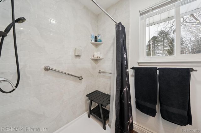 23660 Maude Lea Street, Novi, MI 48375