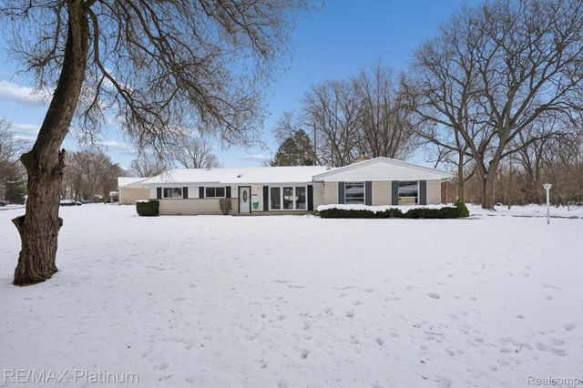 23660 Maude Lea Street, Novi, MI 48375