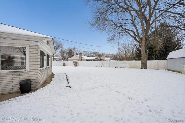 23660 Maude Lea Street, Novi, MI 48375