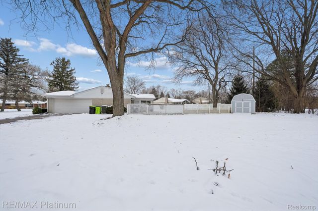 23660 Maude Lea Street, Novi, MI 48375