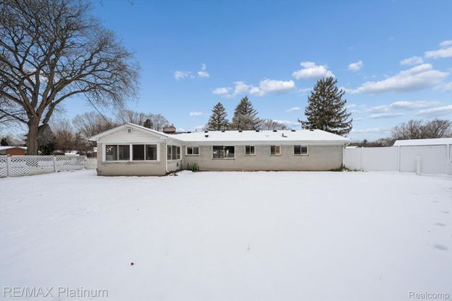 23660 Maude Lea Street, Novi, MI 48375