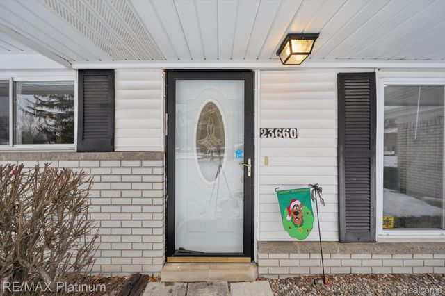 23660 Maude Lea Street, Novi, MI 48375