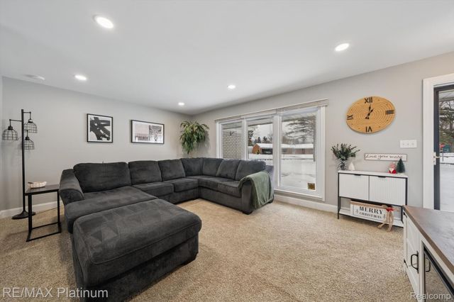 23660 Maude Lea Street, Novi, MI 48375