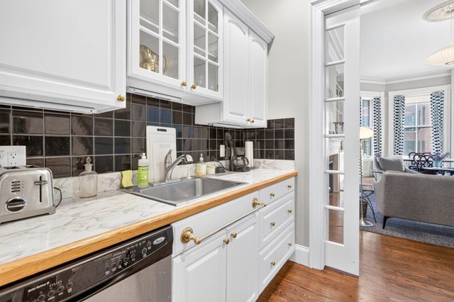 144 Commonwealth Ave 4, Boston, MA 02116