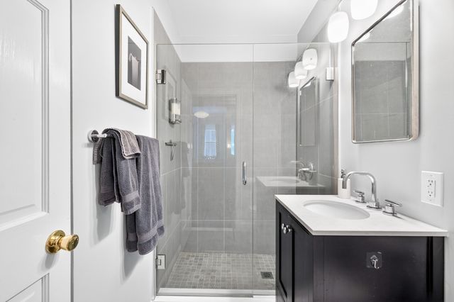 144 Commonwealth Ave 4, Boston, MA 02116