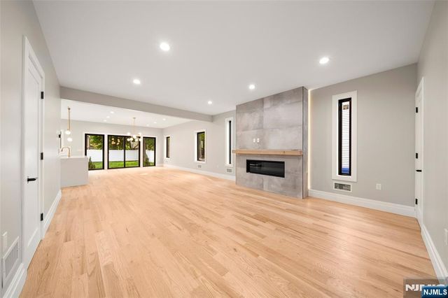 12 Spruce Street, Tenafly, NJ 07670